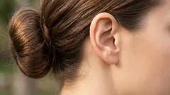 Waarom oorsmeer nodig is en hoe je je oren op de juiste manier schoonmaakt