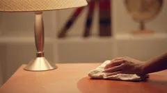 Waarom komt er direct na het schoonmaken nog steeds stof in huis, zelfs met de ramen dicht?